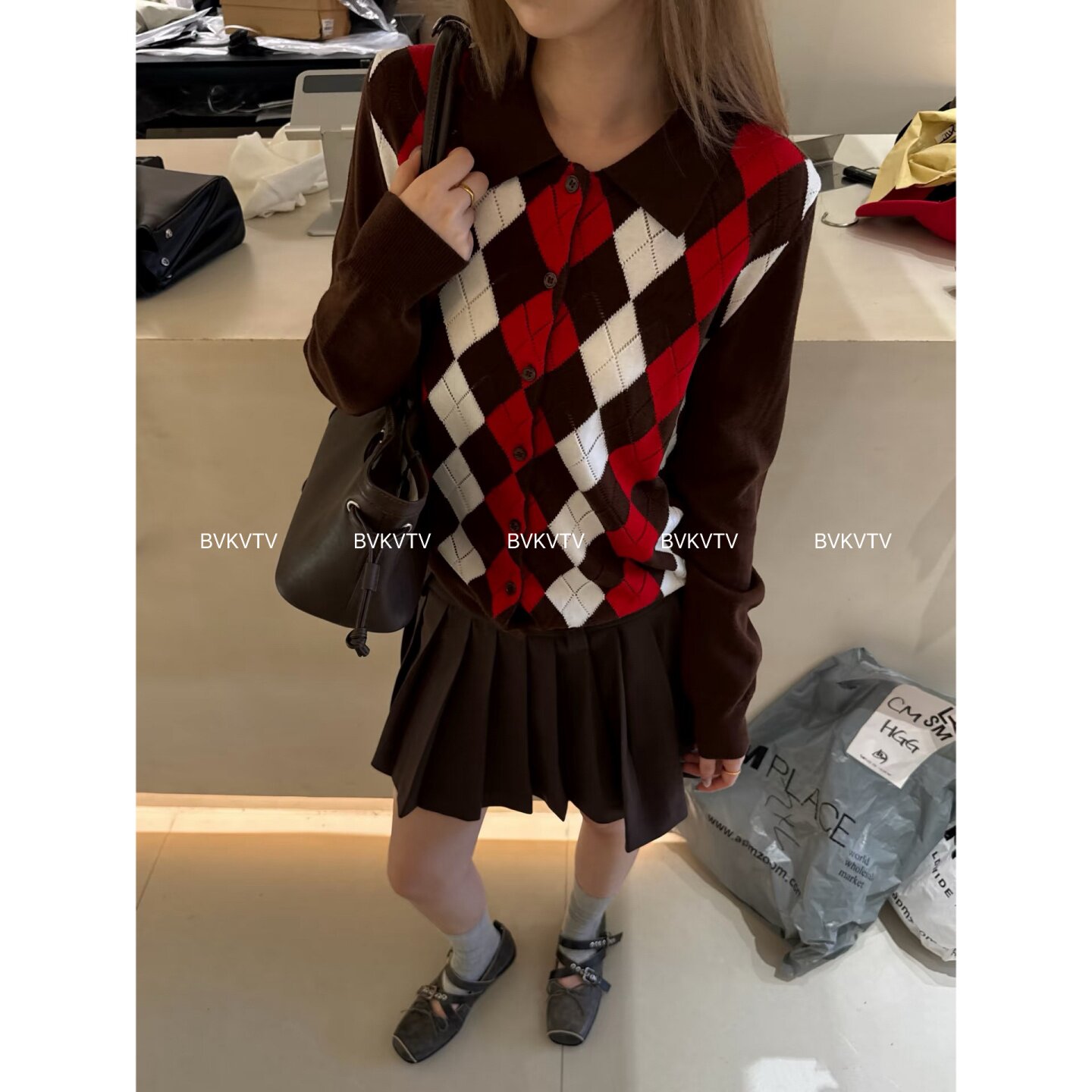 BVKVTV甜美学院风~26s新款翻领菱格纹拼色针织开衫长袖 上衣 女士