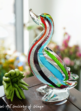 卡罗尔白色条纹pitt原创摆件