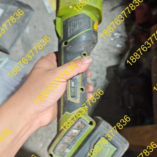 坦克锂电角磨机DA0818-55F，成色如图所示，正常使用， 议价