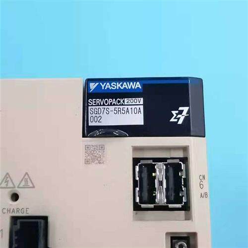 SGD7S-5R5A10A002伺服驱动器成色漂亮保修3个月 议价