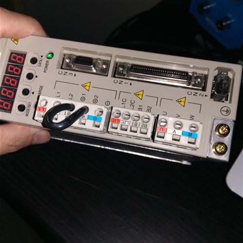 全新原装伺服驱动器SGDV-R90A11B库存现货欢迎议价测试OK。