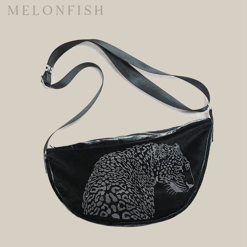 Melonfish猎豹刺绣斜挎流浪包
