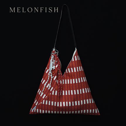 MELONFISH春季新款日本进口纯棉红色帆布包大容量单肩出行文艺