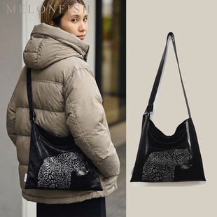 MELONFISH春季新款原创刺绣单肩黑色斜挎包宽肩带