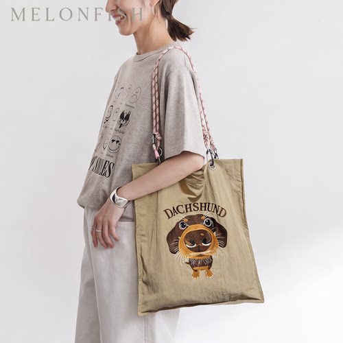 Melonfish腊肠狗刺绣帆布托特包