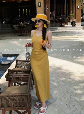 黄色瘦瘦裙连衣裙2026春夏季时尚气质挂脖显瘦减龄长裙