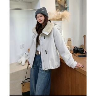 雾霾蓝拼接羊羔毛宽松短外套女2026冬季加绒加厚百搭减龄毛绒外套