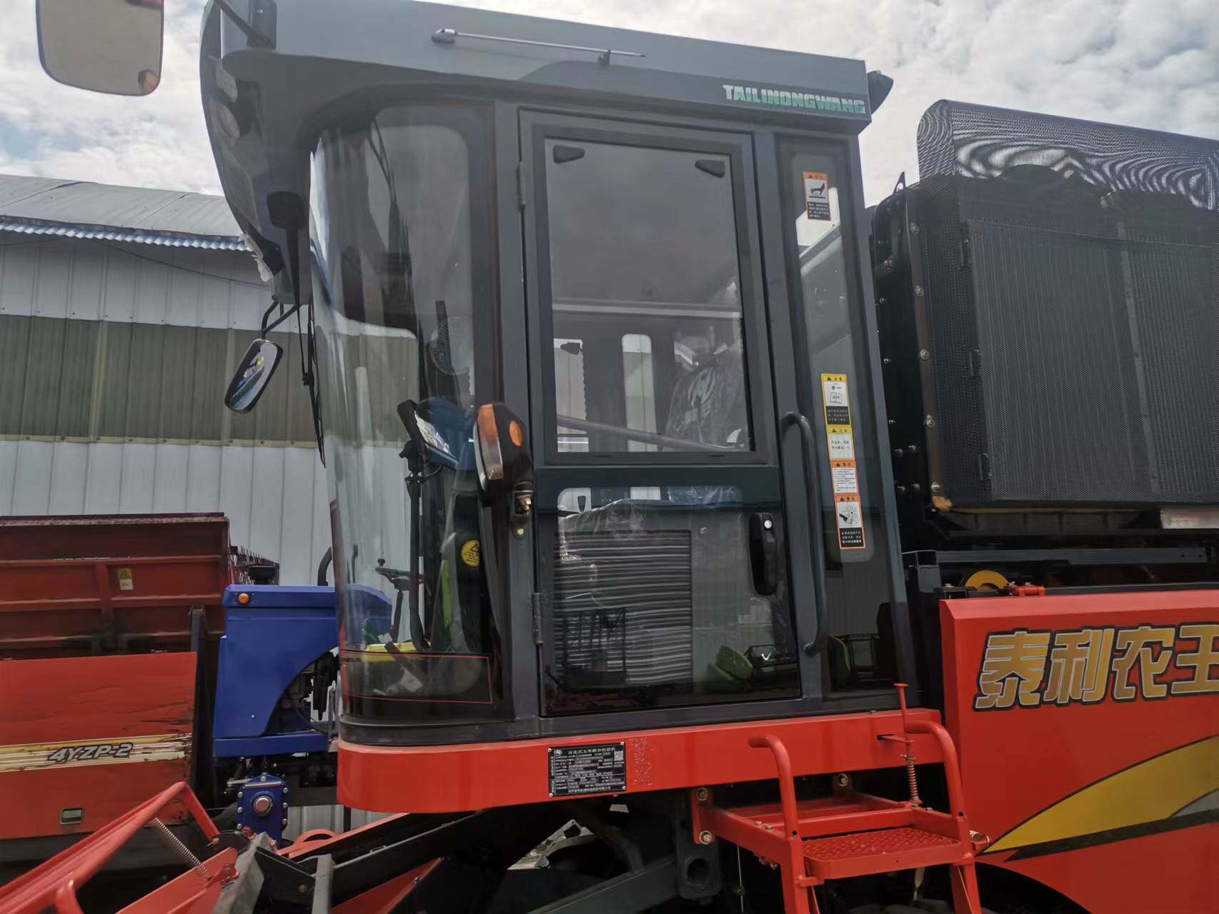 泰利农王玉米收割机玻璃泰利农王收割机驾驶室玻璃门前挡风玻璃原