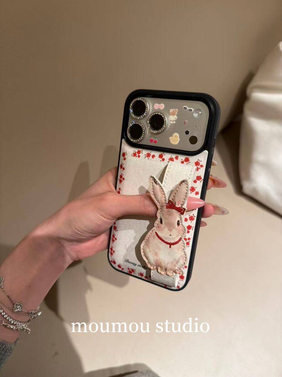 西多士可爱红色玫瑰花兔子手腕带适用于iPhone17pro防摔16promax手机壳