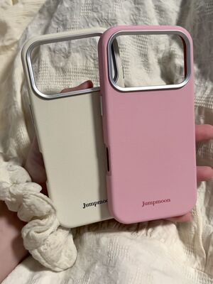西多士粉古董白底纯色英文皮质适用苹果1716promax手机壳iphone1514