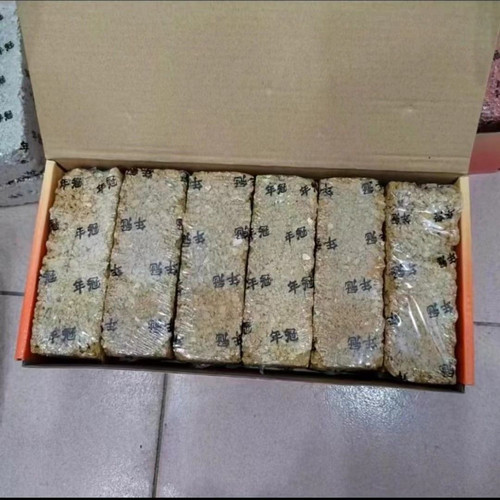 年冠红矿石白啄食营养土杆块砂高温烘干保健砂含有丰富矿物质