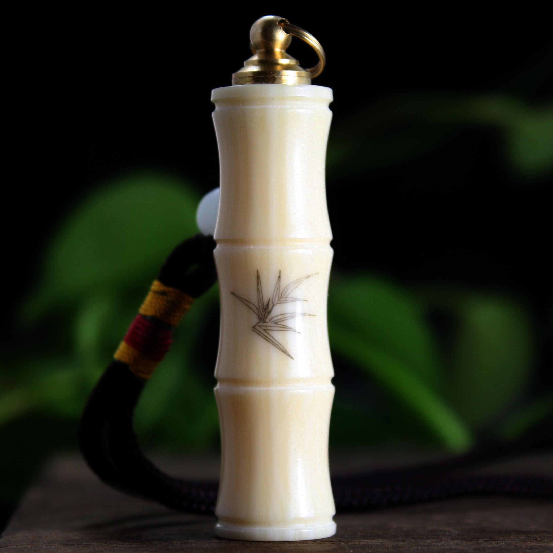 人工象牙竹节鼻烟壶转运竹子雕花壶民间工艺把玩收藏文玩出国礼盒