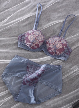 BRA11243立体雕花美背文‌胸​内置记忆软钢圈精致蕾丝三文治文胸