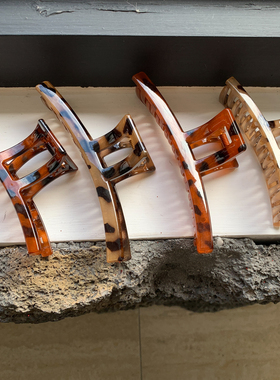 复古简约豹纹抓夹女2025新款高级感后脑勺盘发鲨鱼夹发夹发抓发饰