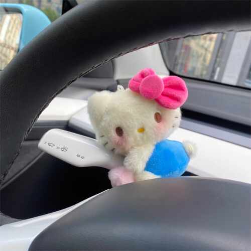 侧坐抱爱心新车礼kitty装饰品