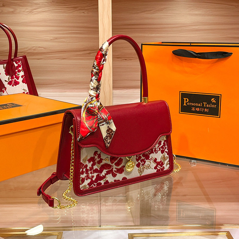 红色婚包女2025新款结婚包包新娘包日常可用高级感小众斜挎手提包