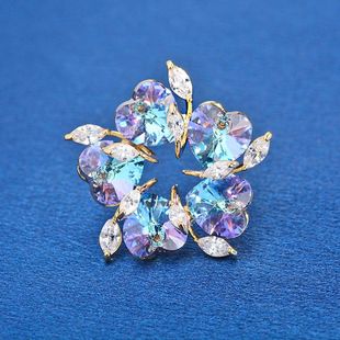西装 日韩精致感爱心水晶花环胸针时尚 连衣裙领口胸花防走光胸针