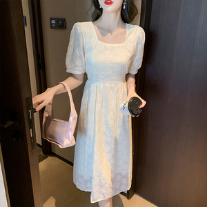 RM5592#珍珠方领法式连衣裙2023夏新款温柔风小个子收腰绣花裙子