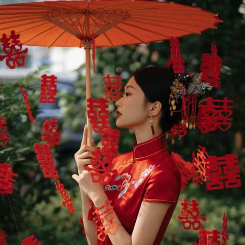 红伞结婚新娘礼色出嫁雨