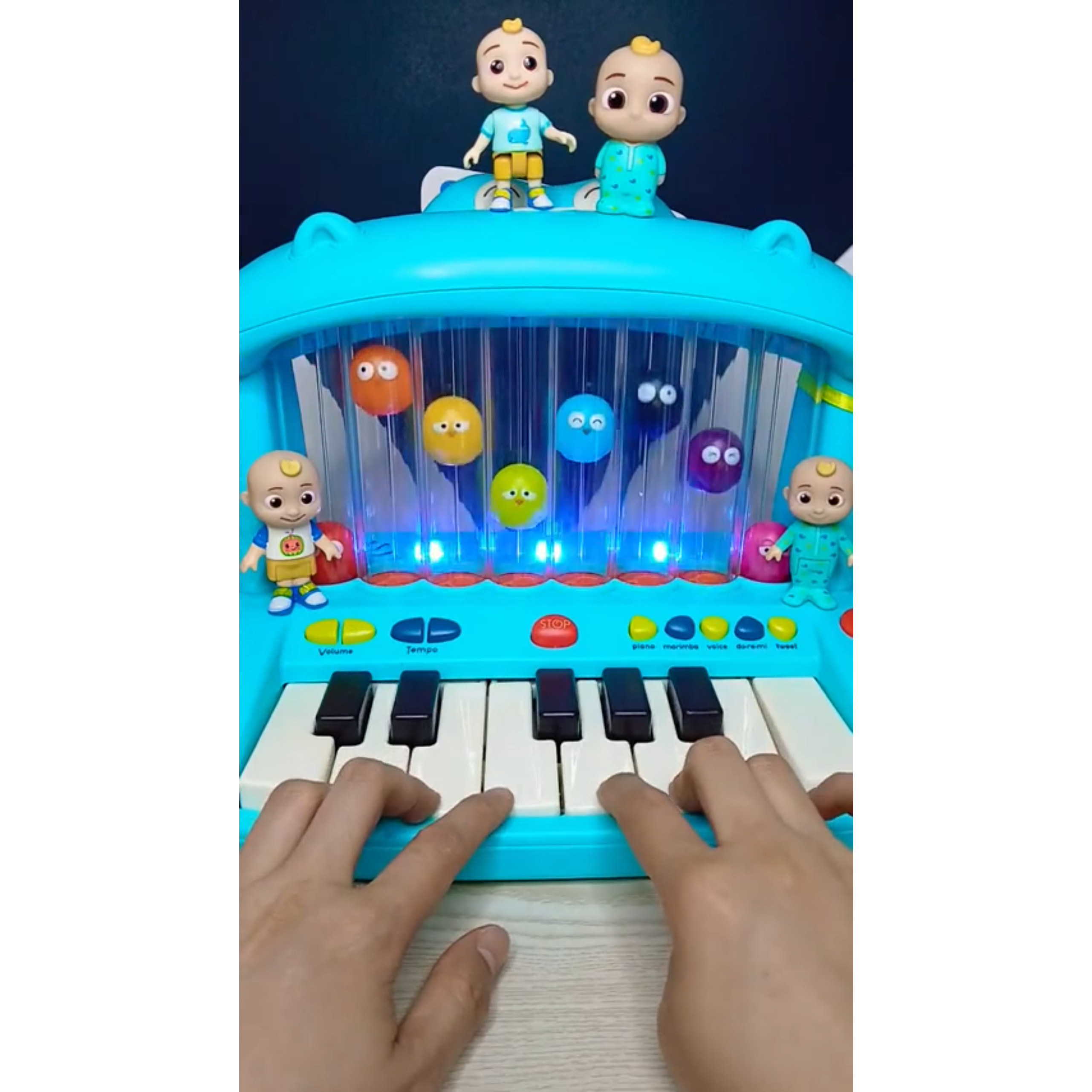 宝宝启蒙发光可弹奏电子琴玩具
