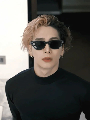 王嘉尔同款半高领黑t恤潮男长袖