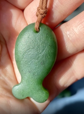 和田玉小鱼吊坠.天然小鱼挂件.新疆小鱼项链玉坠和田小鱼男女吊坠