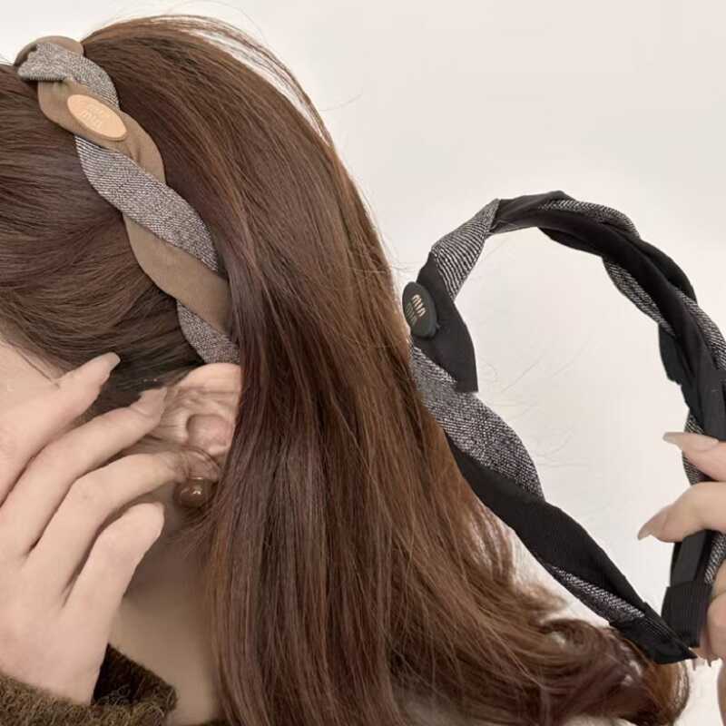 显脸小字母外出编织减龄头箍气质