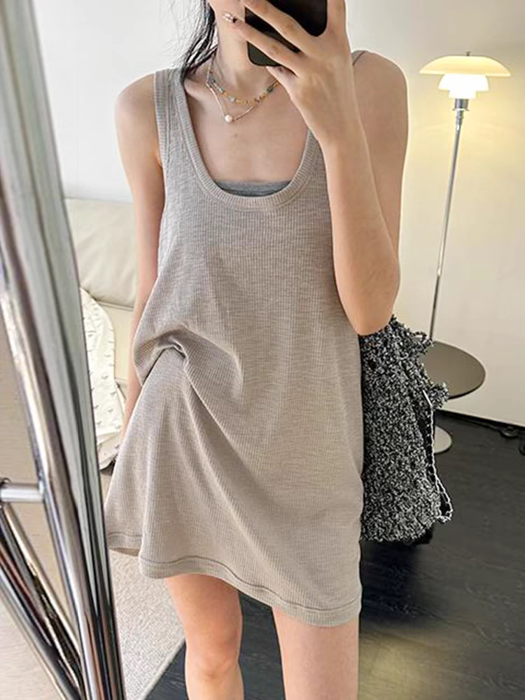 甜美性感背心上衣女夏新款休闲时尚气质百搭无袖吊带t恤大码300斤