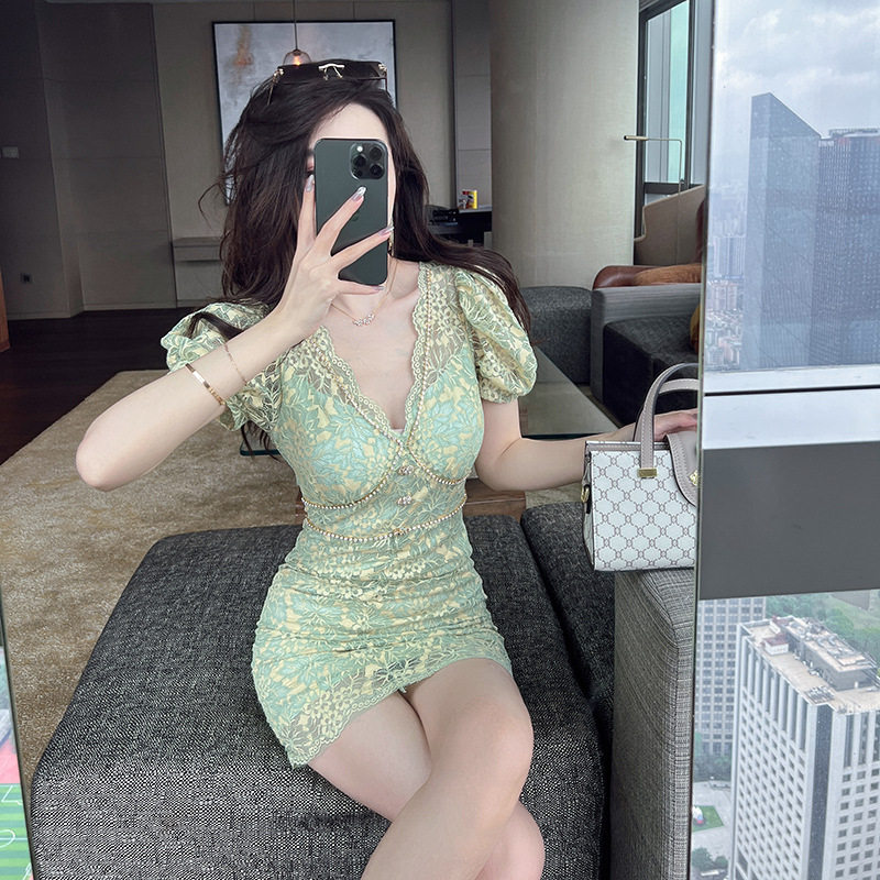 2024夏季新款女甜美约会小个连衣裙
