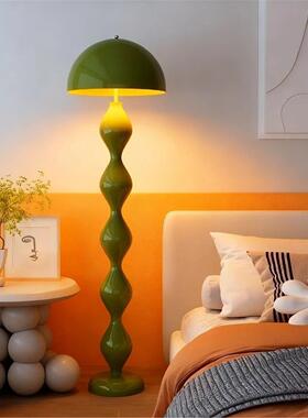 奶油风落地灯卧室客厅高颜值沙发旁高级感创意床头氛围灯2025新款