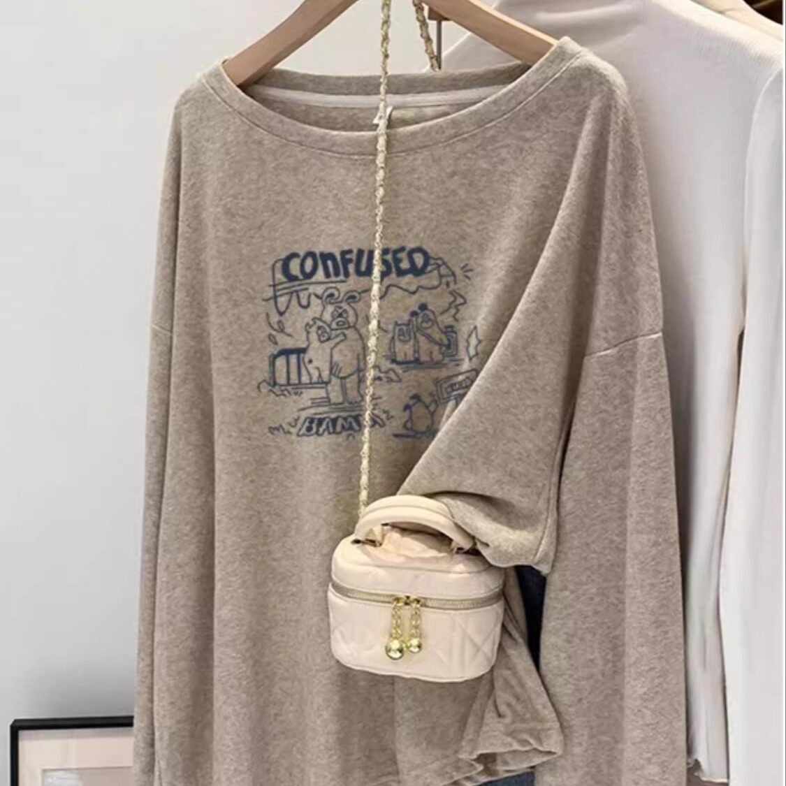 胖MM300斤大码高级感加厚德绒保暖上衣女秋冬设计感宽松t恤打底衫,女装/女士精品,T恤,淘宝优惠券,粉丝福利购,淘宝优惠卷