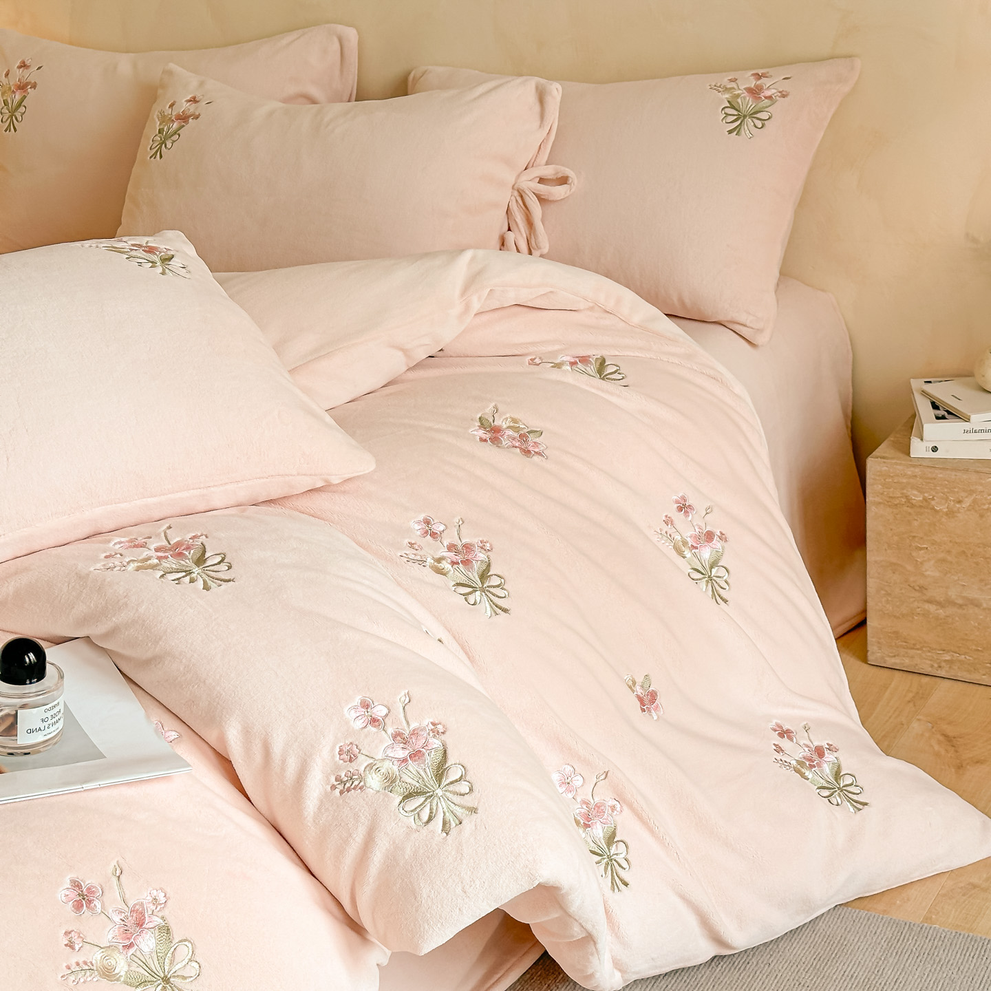 防静电牛奶绒毛绒四件套2025新款床单少女珊瑚绒被套加厚床上用品