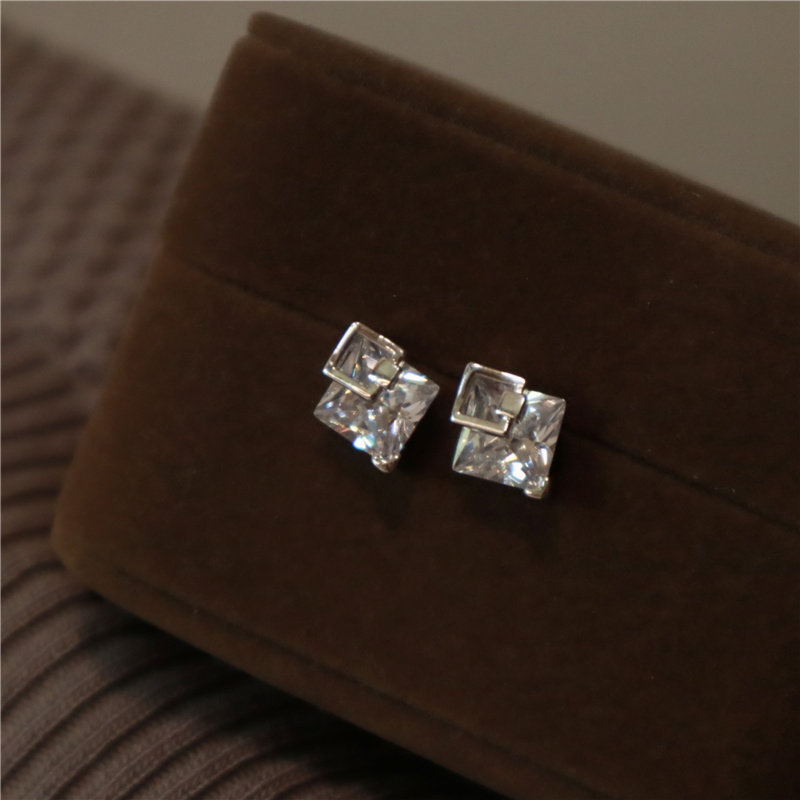 小巧日常~耳钉方形轻奢高级感小众人工锆石简约气质大气2024新款,饰品/流行首饰/时尚饰品新,耳钉,淘宝优惠券,粉丝福利购,淘宝优惠卷