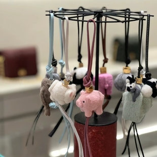 考拉熊猫兔鹿狗象企鹅海豹羊毛毡挂件适用罗家意威loewe包包平替