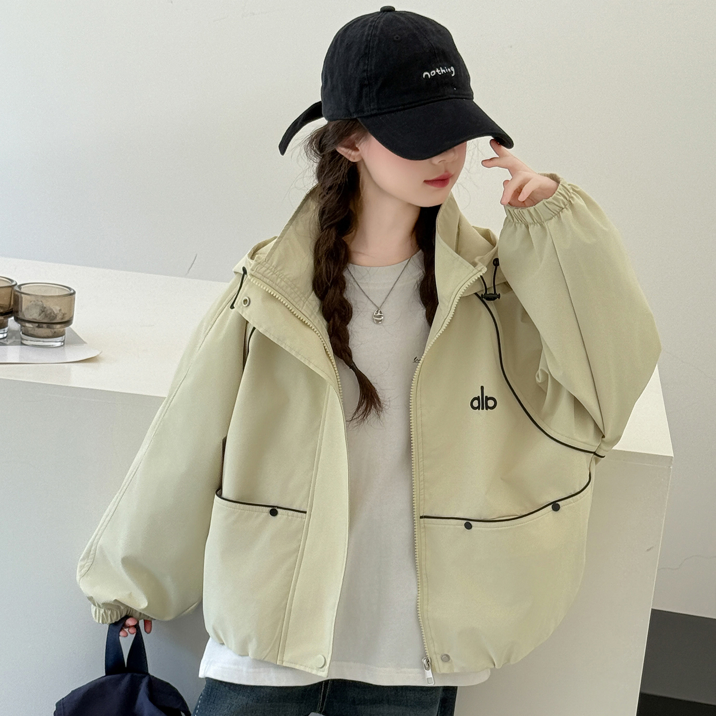 女童秋季外套2025新款洋气韩版儿童连帽工装冲锋衣宽松中大童秋装