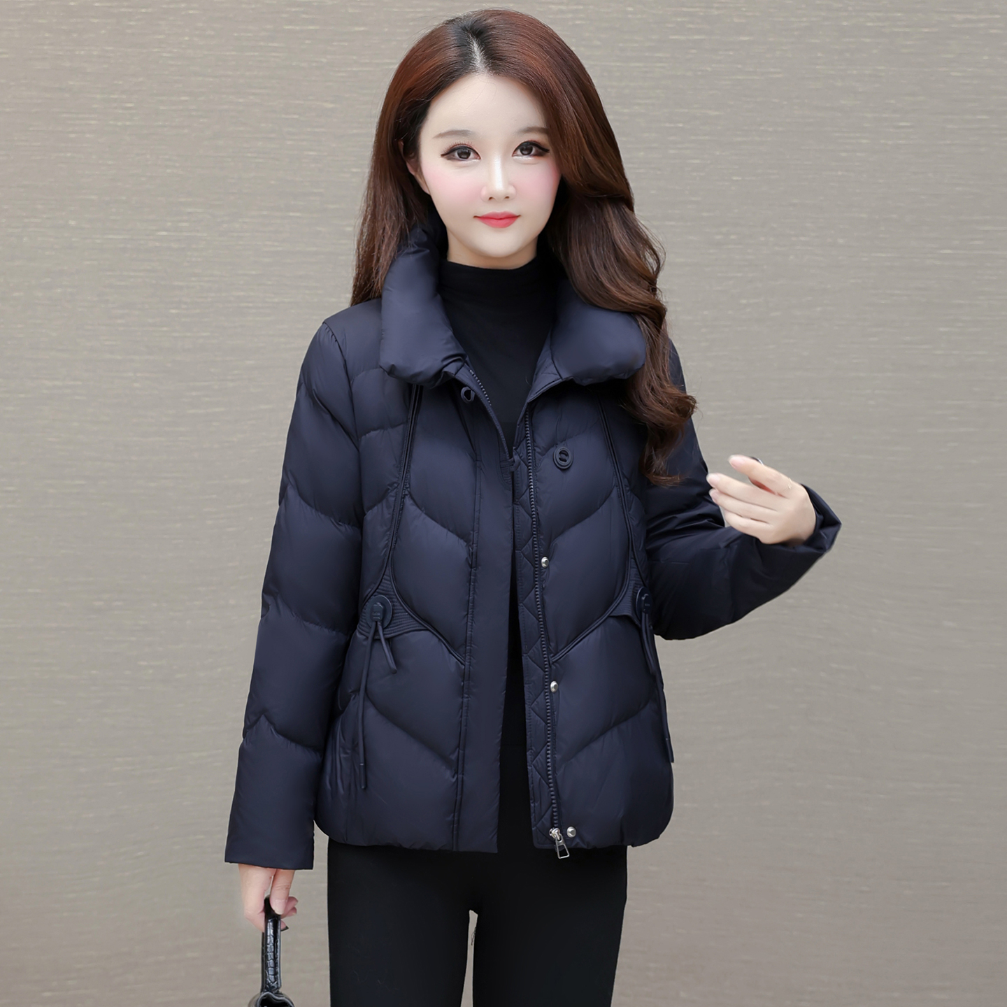 高端品牌小个子轻薄洋气减龄2026年新款羽绒服女短款冬装贵气感