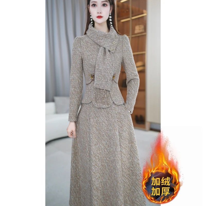 连衣裙2025新款今年流行爆款冬季加厚简约修身气质显瘦两件套套装