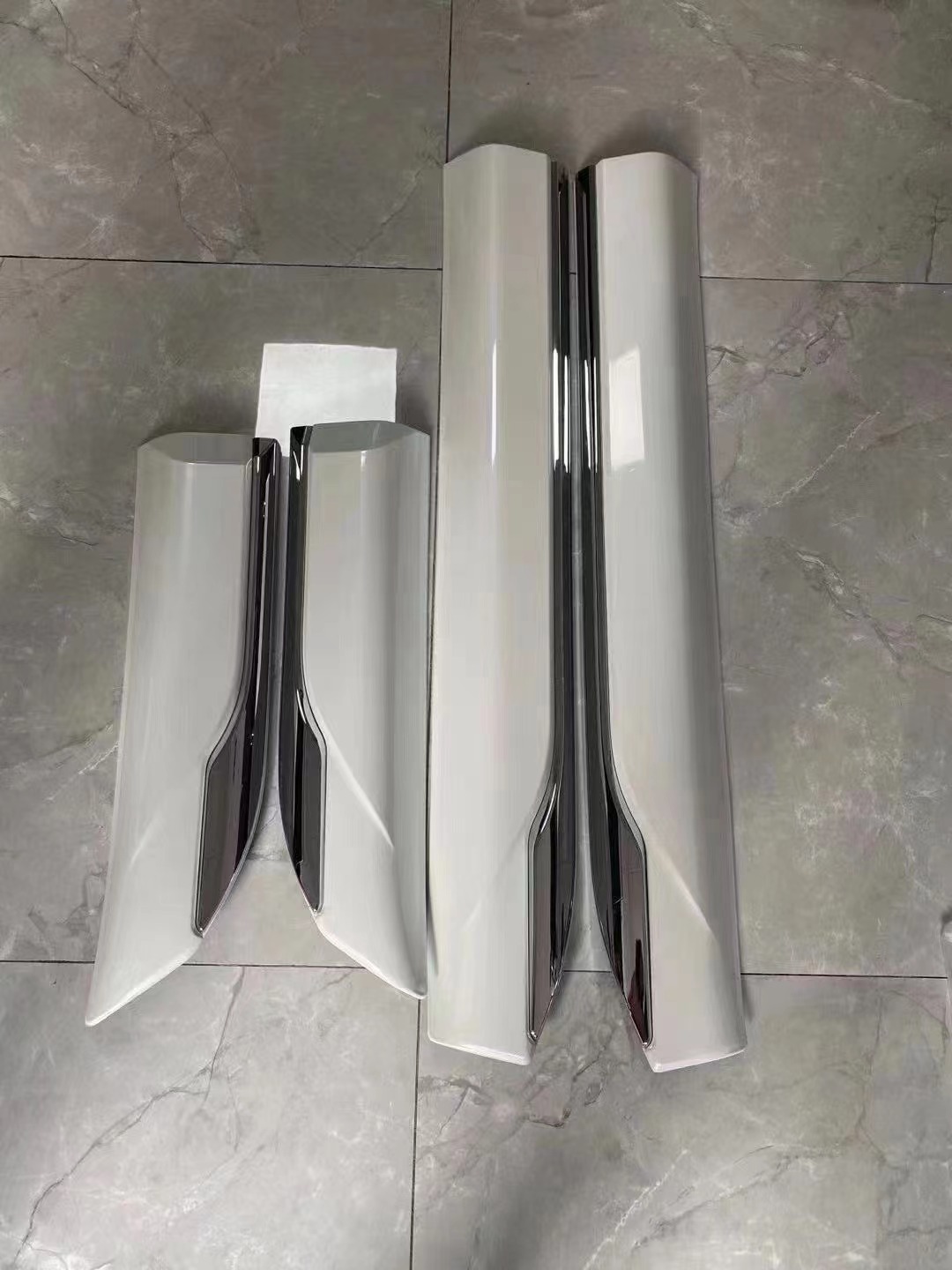 适用于22款兰德酷路泽车身饰条LC300路巡车门防擦条防蹭护板改装