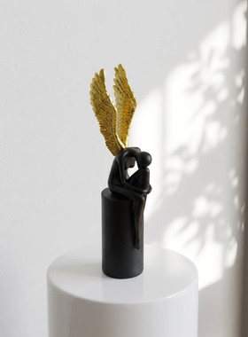 现代简约天使翅膀树脂雕塑摆件