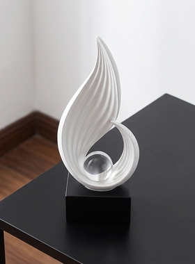 现代轻奢抽象白色雕塑摆件