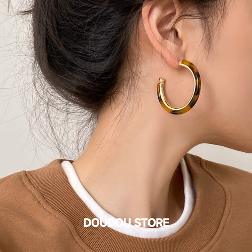 doudoustoreC形豹纹耳环