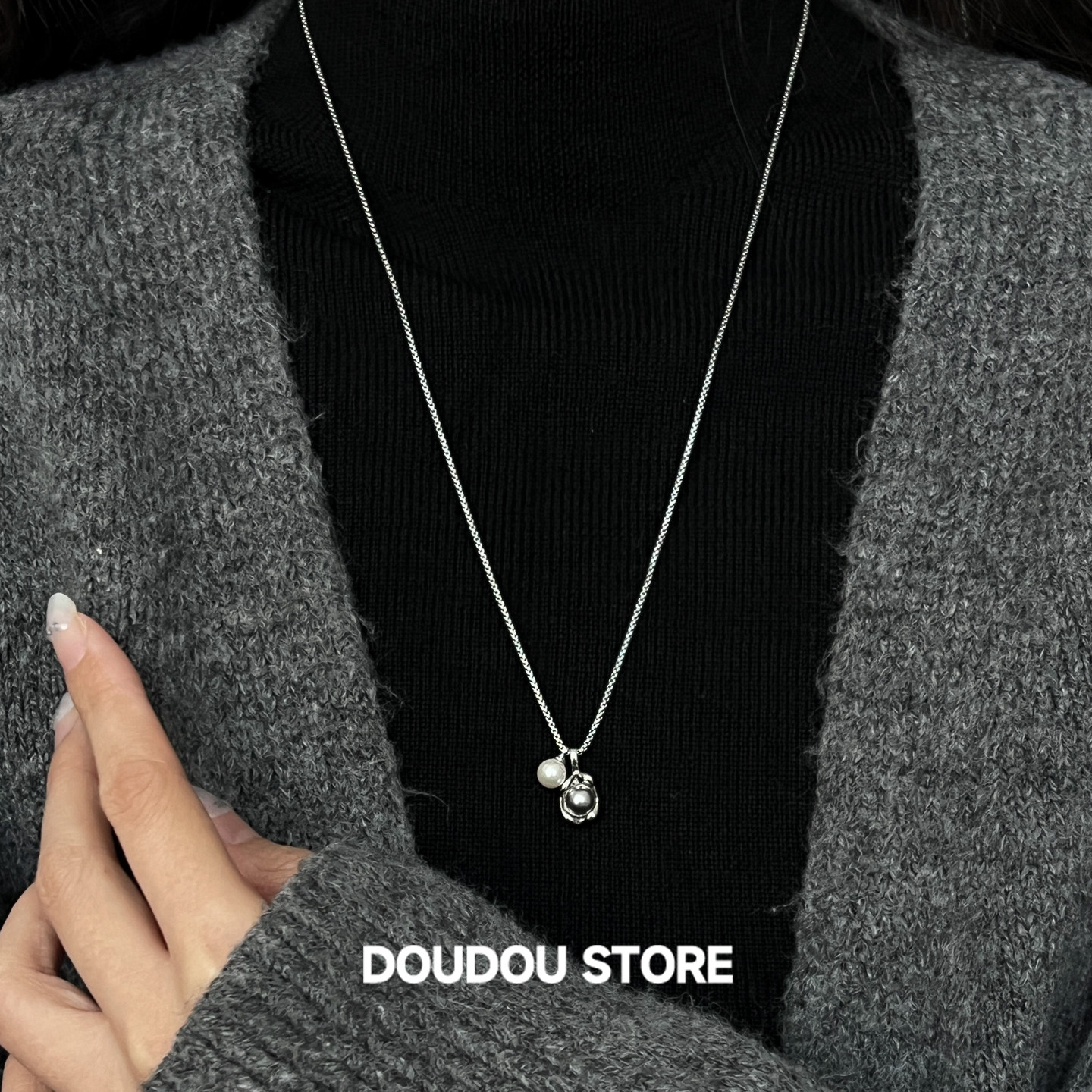 DOUDOUSTORE保色简约拼色珍珠项链毛衣链女可调节小巧长期主义ins