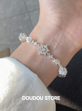 设计感雪花灰色珍珠手链女