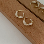 DOUDOUSTORE扭曲 流沙复古珐琅耳环奶白滴釉耳钉耳饰