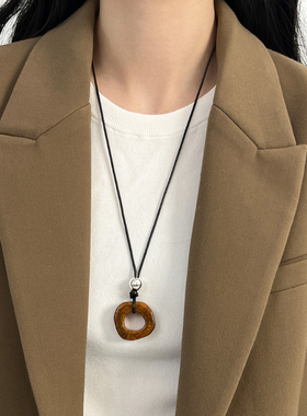 doudoustore天然石黑皮绳项链