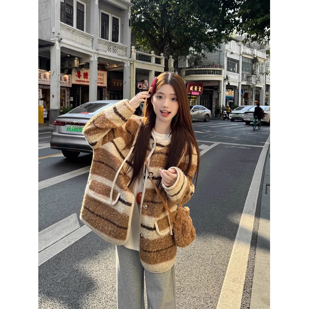 韩版复古条纹连帽仿羊羔毛毛外套女2025冬季松弛毛呢长袖开衫上衣