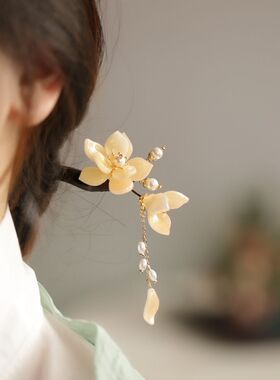 古风淡黄流苏盘发木簪玉兰花簪子