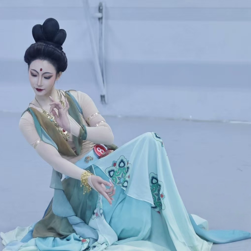 敦煌舞蹈服乘风剧目服古典舞服遇见飞天梦回敦煌胡旋舞演出服艺考