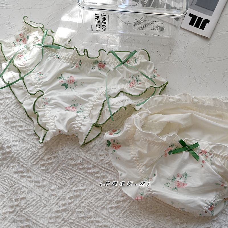 小清新甜美花卉牛奶丝飞边少女