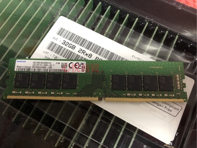 三星DDR43200台式机内存